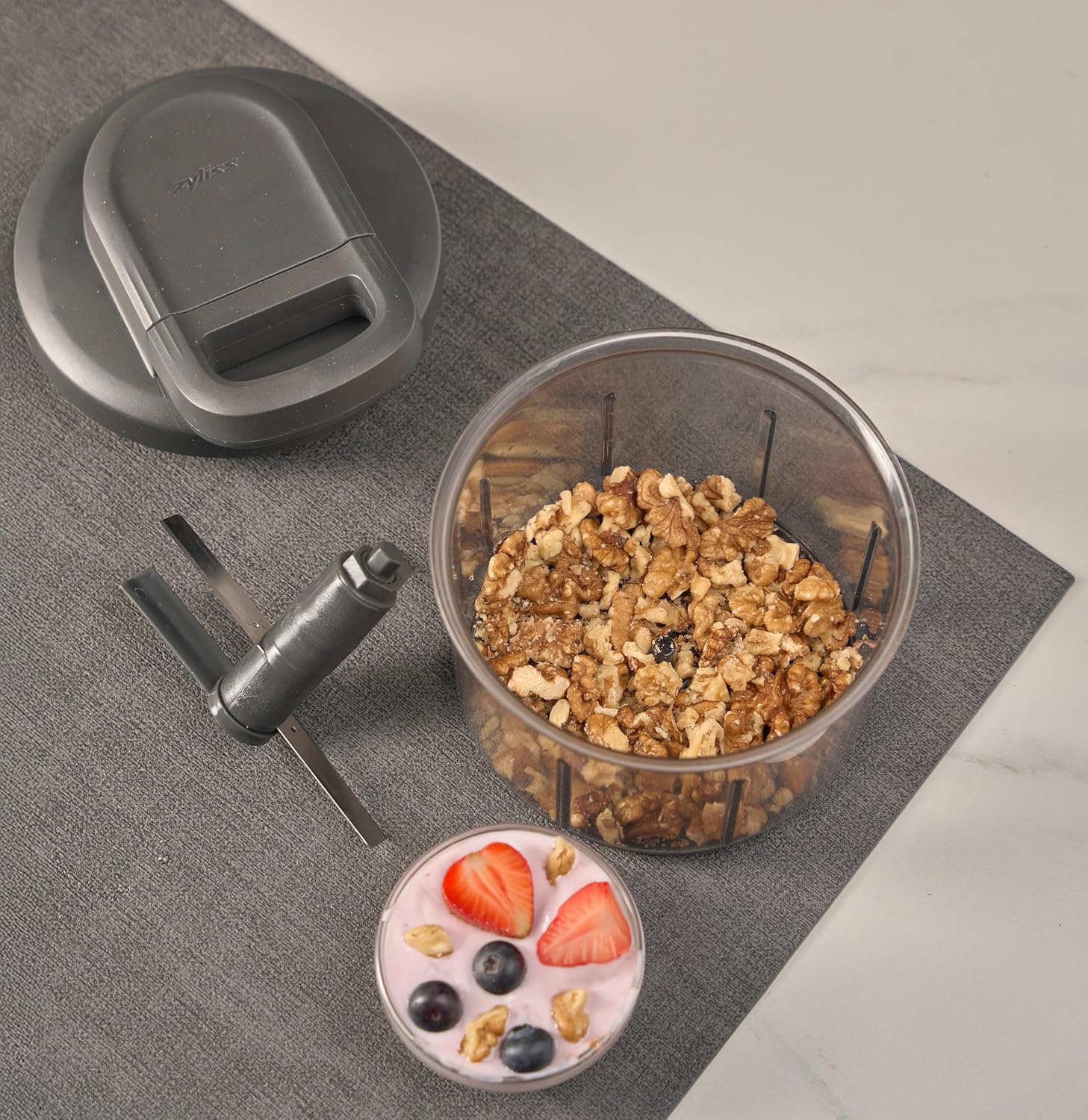 Zyliss Easy Pull Food Chopper and Manual Food Processor - Hand-Held Slicer & Dicer for Fruits & Vegetables - Easy Pull Manual Food Chopper - Cooking Gadgets & Kitchen Essentials - Easy Pull 3.0 detail 13